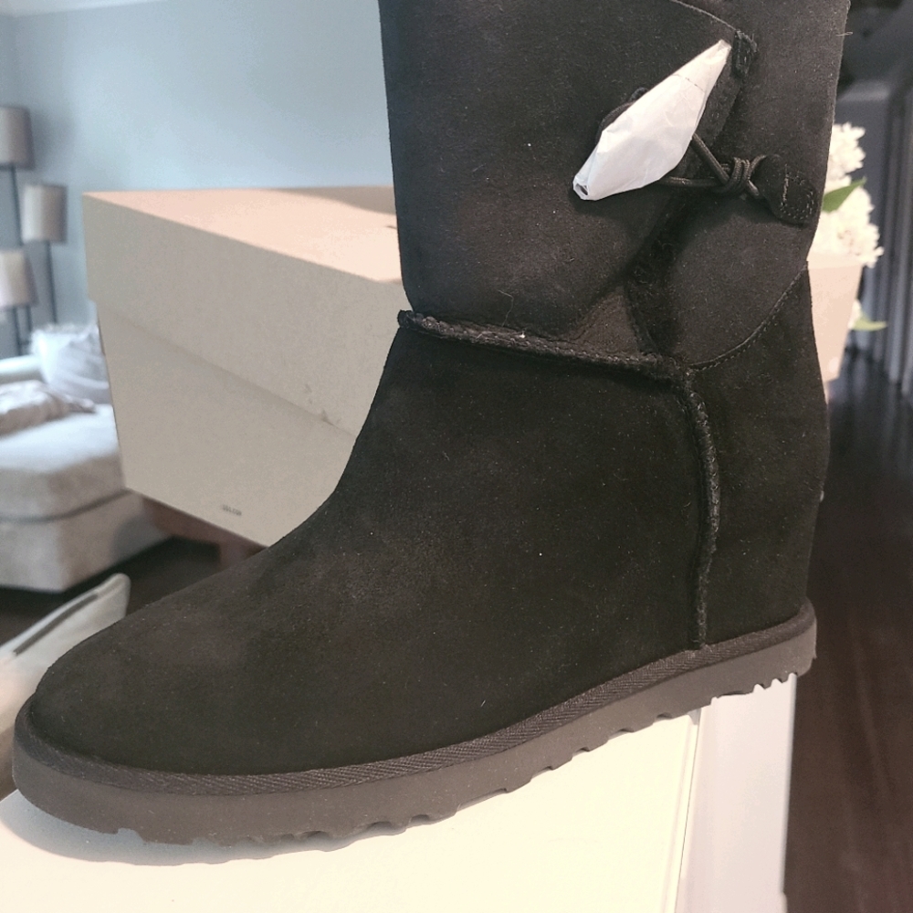 💥💥SOLD💥💥 UGG wedge boots